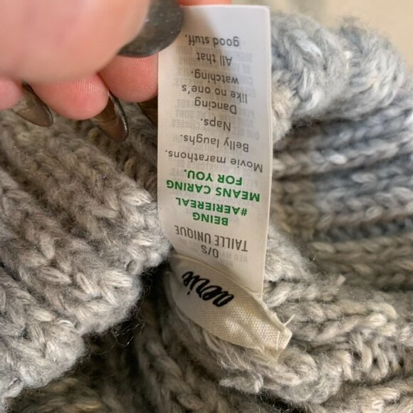 Aerie One Size Winter Hat Gray Beanie Cable Knit Pom Pom Ball - Picture 3 of 5